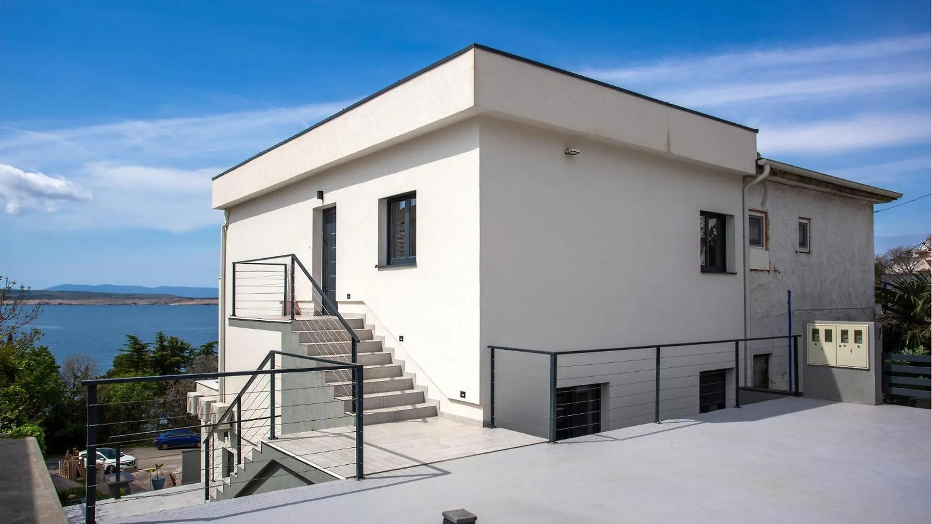 2 Bedroom Nice Apartment In Dramalj