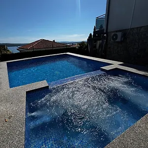 Apartament Blazevic, Heated Pool&jacuzzi, Dramalj